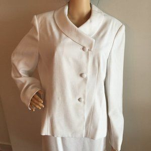 BREAKFAST AT TIFFANY'S Classic Cream Suit: 16&16P